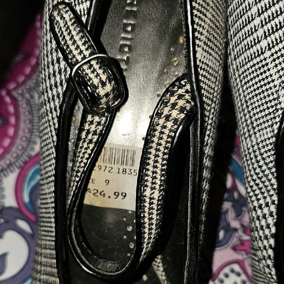 Predictions Elegant Black and White Peep-Toe Women's Shoes Size 9 - Picture 3 of 6